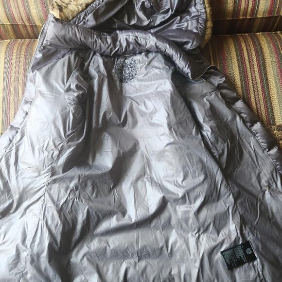 Dawn Levy gorgeous Pewter-colored winter jacket with attached belt. - Picture 6 of 9